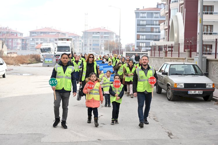 Konya Büyükşehir Öğrencilerin Okula Güvenle Gitmesi İçin “Yayabüs” Projesini Başlattı